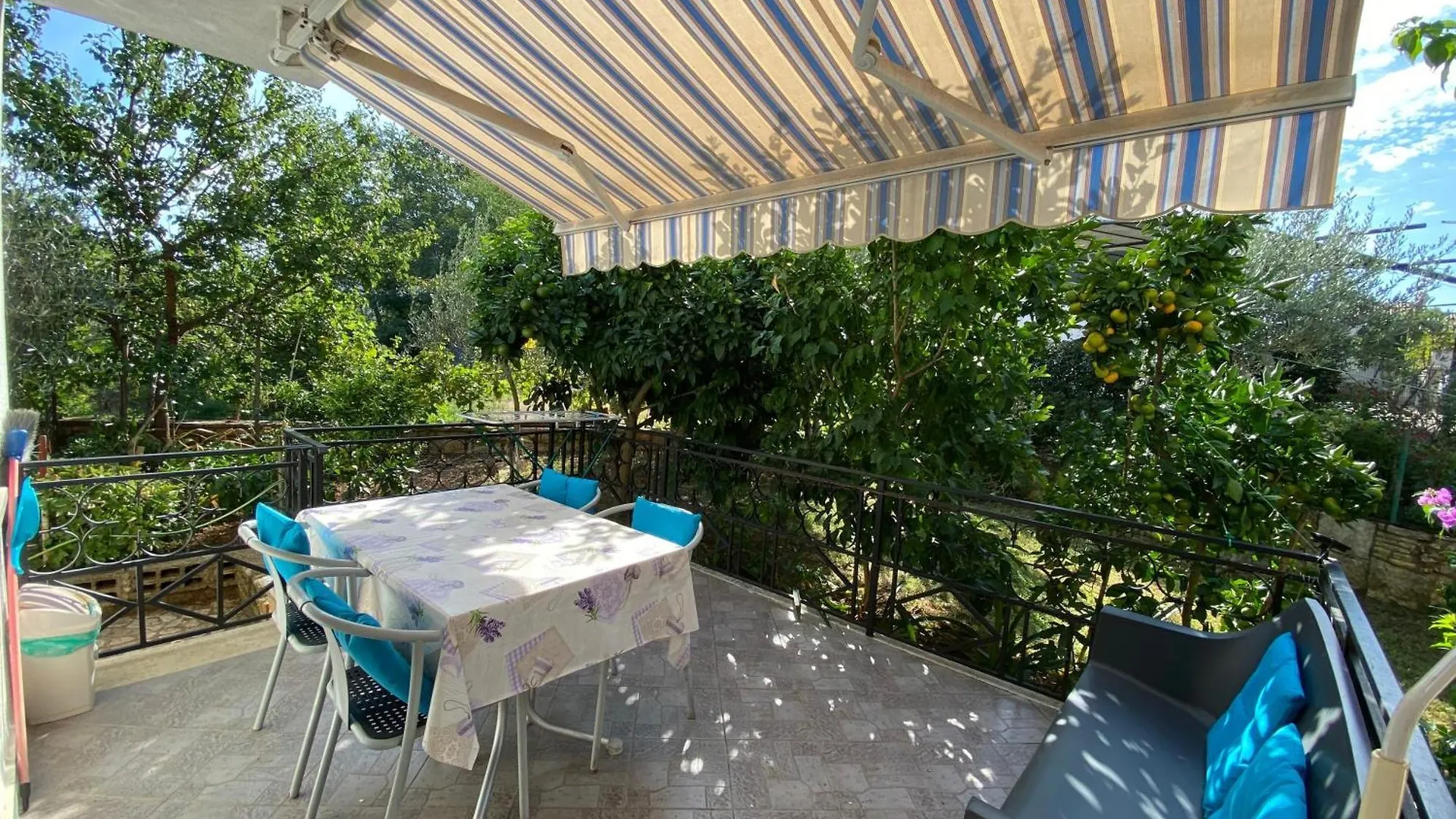 Konukevi Apartments And Rooms With Parking Space Rovinj - 23148 Hırvatistan