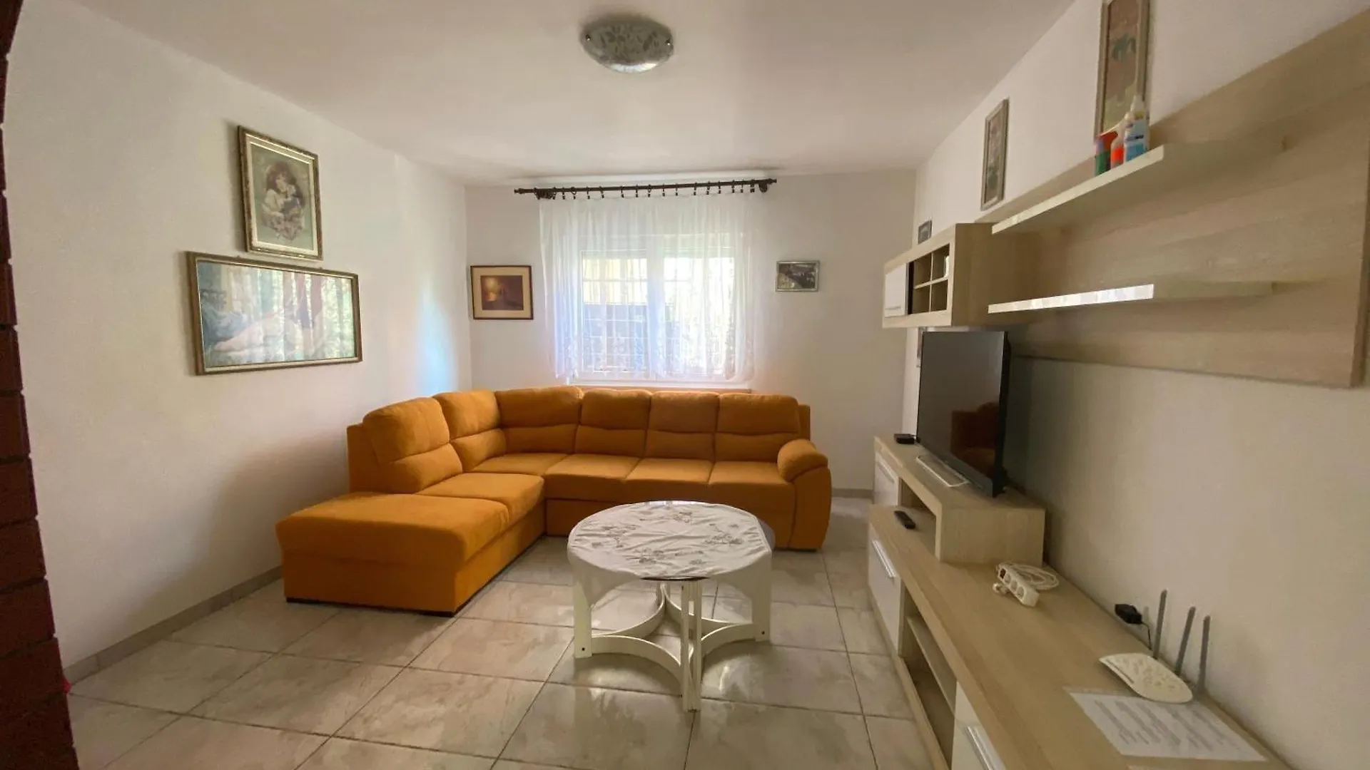 Guest house Apartments And Rooms With Parking Space Rovinj - 23148