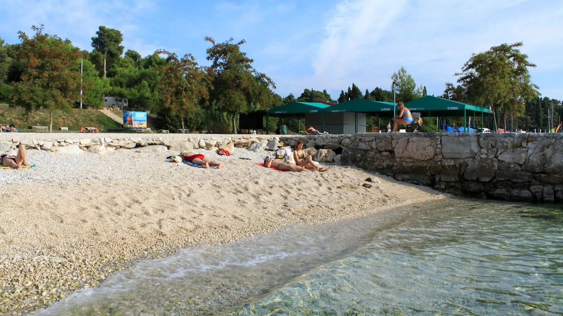 Apartments And Rooms With Parking Space Rovinj - 23148