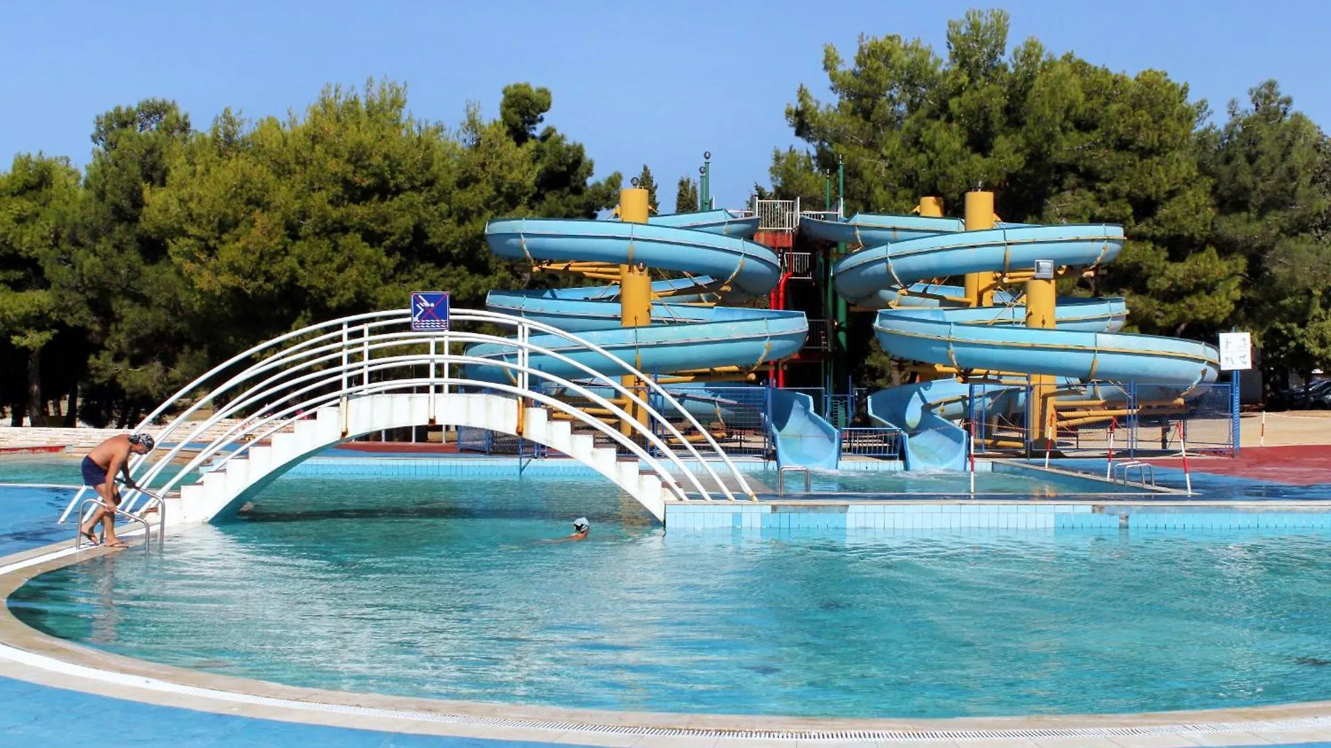 Guest house Apartments And Rooms With Parking Space Rovinj - 23148